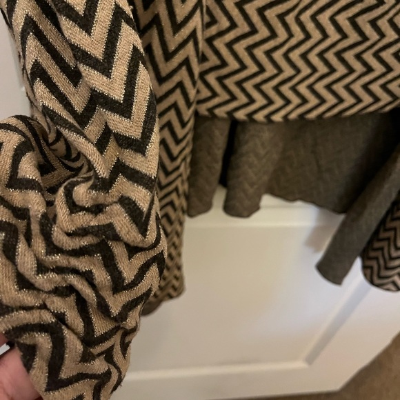 EUC Olivia Harper for Lee Lee’s Valise chevron sweater set in brown/tan/gold, 2X - Picture 5 of 12